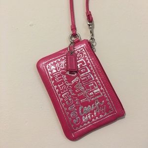 NWOT pink coach clutch